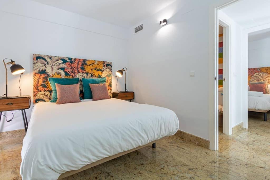 Апартаменты Becas Alameda Duplex By Valcambre Севилья Экстерьер фото